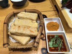 -老滇山寨•云南特色菜•地方菜•民族风情歌舞表演(金碧店)