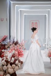 -曼青婚纱礼服馆
