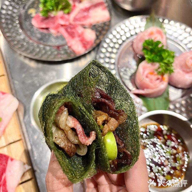 沈阳青苔包肉 这吃法谁发明的❗️❗️