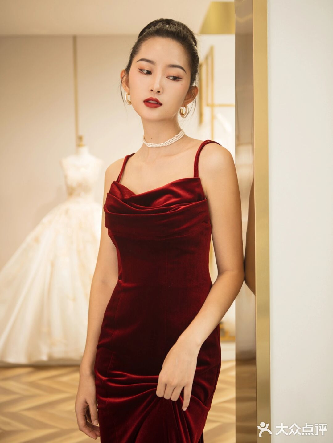 把我惊艳到的一款红色丝绒礼服[色]