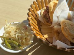 -闫家驴肉老店(华电一校店)