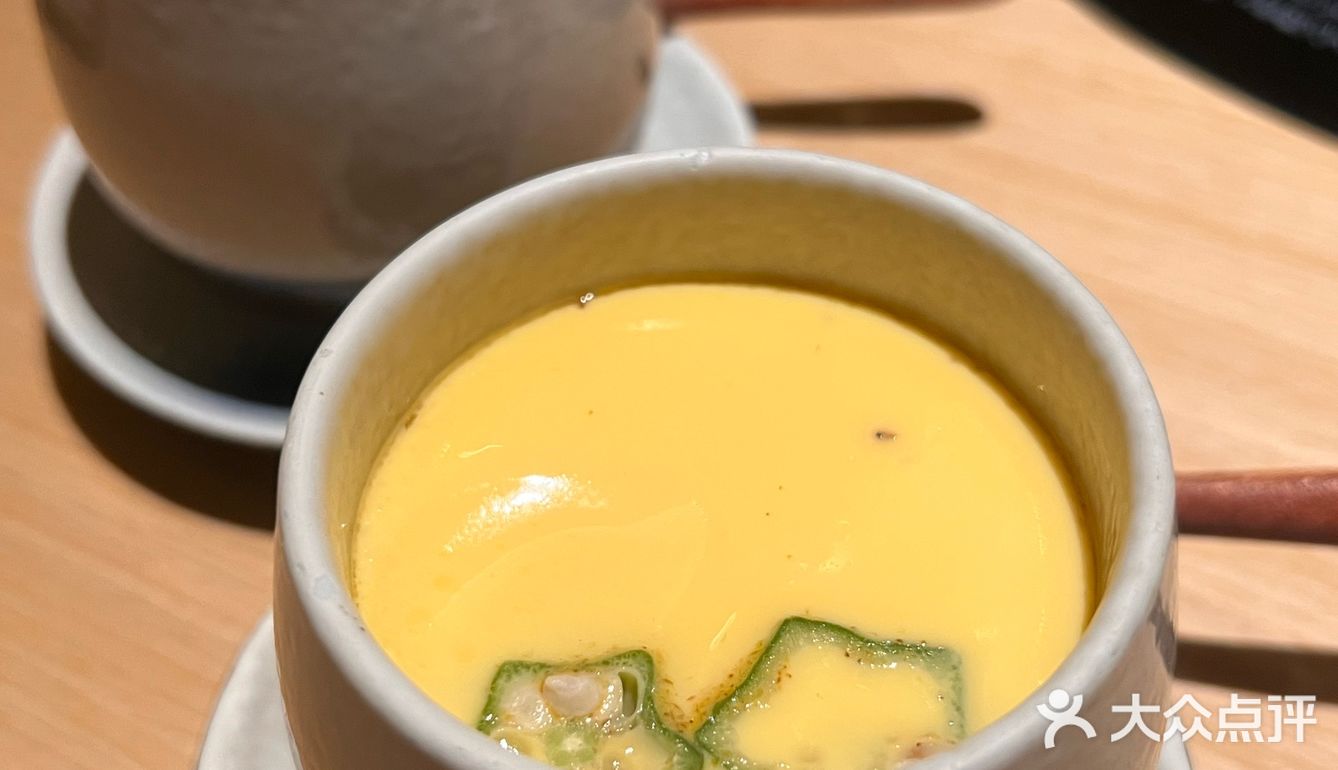  被胖鼓鼓的河豚鱼吸引