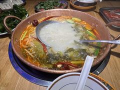 -洱火云南酸菜牛肉火锅(石景山当代商城店)