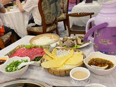-鲁朗纳麦石锅鸡庄园