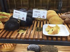 -焙丽拾光(麦凯乐直营店)