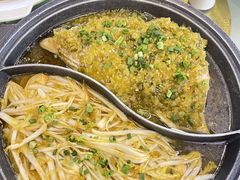 -阿瓦山寨·湘菜现炒·剁椒鱼头王(咸阳总店)