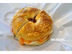 经典烟熏三文鱼贝果三明治配奶油芝士-BIG BAGEL(永康路店)