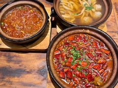 -有红鸡毛店·砂锅菜(抚琴夜市店)