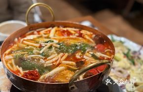 Qiannan Sour Soup Braised Beef Short Ribs Hot Pot