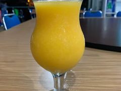鲜榨芒果汁-海盗餐厅