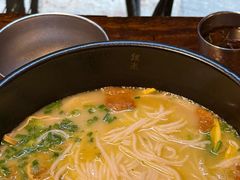 -银米·云南传统过桥米线(双廊黑金冠店)