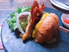 -HIGH FIVE哈福手工汉堡(桂林路店)