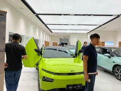 -小鹏汽车(北京龙湖长楹天街销售中心)