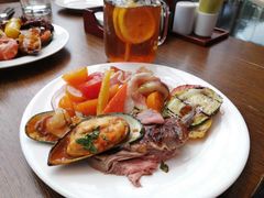 -松山湖凯悦酒店·Café自助餐厅·周末火舞秀表演