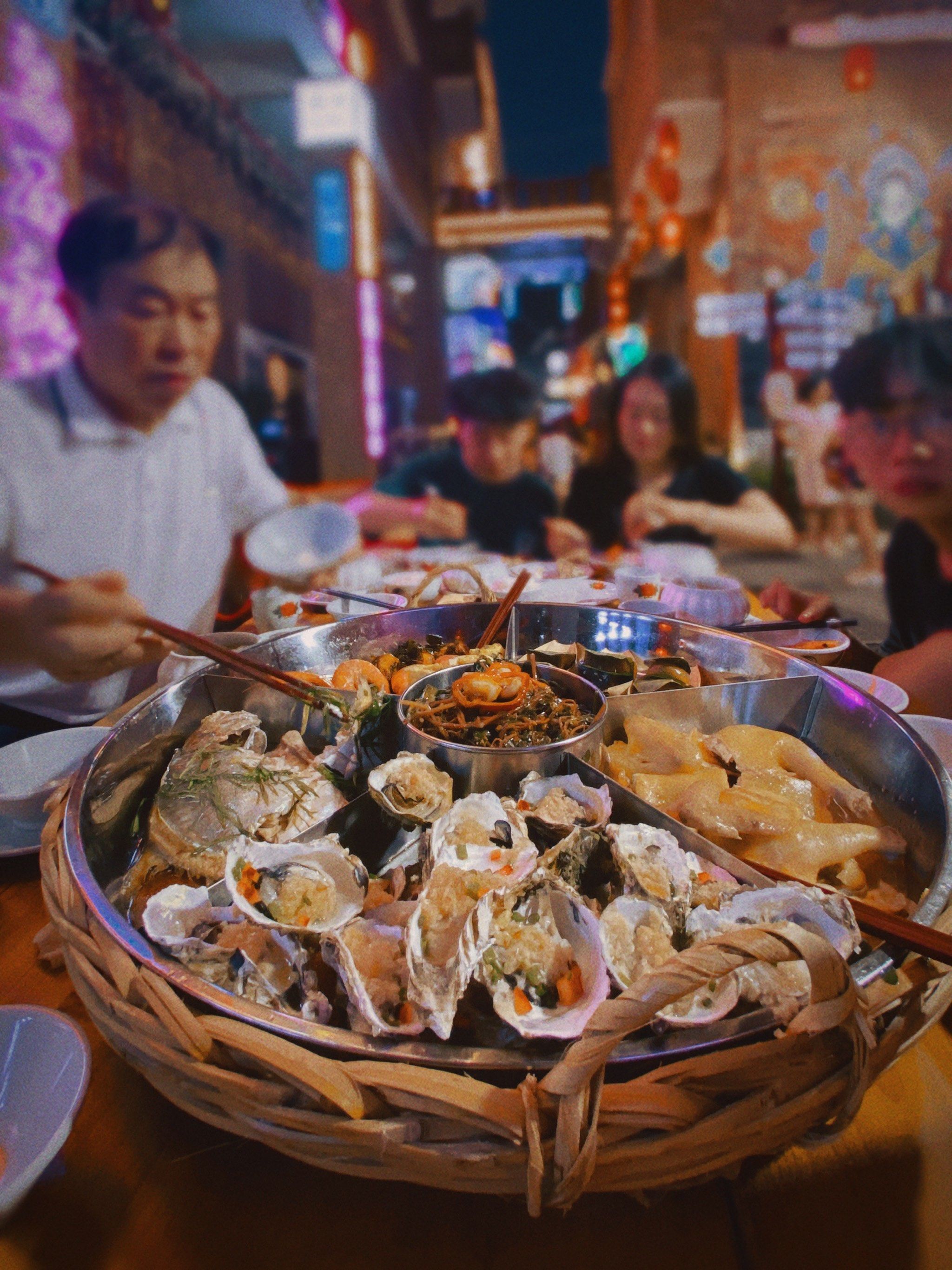 同时还在硇洲渔港,乌石渔港,江洪渔港,调顺岛等地设立分会场,组织非遗