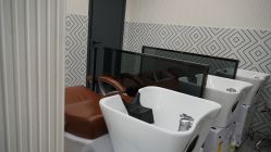 -PE SALON 