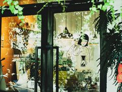 -彳亍咖啡·这里(水湾路店)