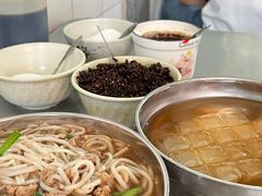 -正宗杨记普洱酸醋米线(总店)