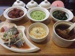 -卓玥国际月子会所(罗山路店)