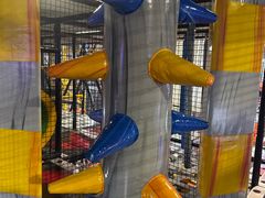 -嗨翻Hi-Fun竞技主题乐园·蹦床亲子生日轰趴(国光1937店)