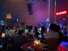 -TZ House音乐现场(来福士中心店)