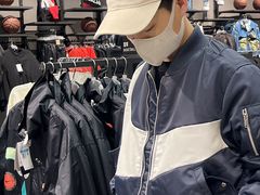 -王府井奥莱临潼小镇(临潼店)