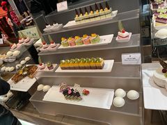 -荣誉国际酒店-云顶旋转餐厅