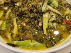 -河畔春天时尚餐厅