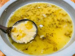 酸菜豆瓣汤-盐与味葱葱鲫鱼•自贡菜江湖菜(春熙店)