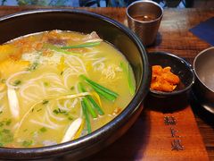 -银米·云南传统过桥米线(双廊黑金冠店)