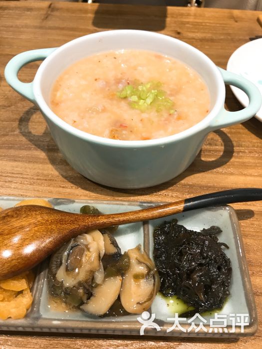 慢煲小龙虾叉烧粥