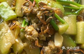 Stir-Fried Cucumber with Shrimp in Spicy Sauce