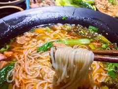 肥肠米线-八月美食小馆(银泰城总店)