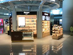 -日上免税店(三径路t3店)