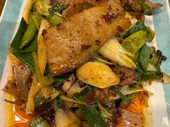 蒜苗回锅肉-易老妈蹄花.特色川菜(人民公园总店)