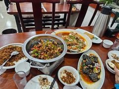 -湖南人家湘菜馆(镇江路店)