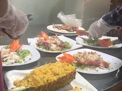 菠萝饭-QQ海鲜餐厅