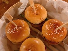 迷你汉堡-Twin Tails Brewpub双尾精酿餐吧(八坼店)