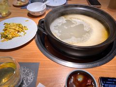 -一朵菌·野生菌探索家火锅(南亚店)
