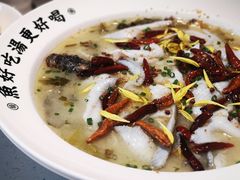 招牌老坛酸菜鱼-江渔儿酸菜鱼·拔草餐厅(虎门君乐汇店)