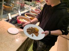 -大中华希尔顿酒店-念自助餐·嗨啤·小龙虾