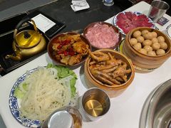 -卤校长老火锅(杨家坪直营店)