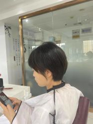-镁连社·美联社
