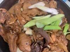笨辣椒烧土公鸡-大别山老味道