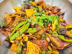 -愉肴麻辣香锅(中山路店)