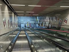 -红土地(地铁站)