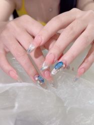 -丽心自助美甲美睫