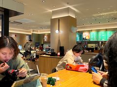 -星巴克臻选(上海中环广场2F店)
