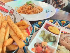 -Famous肥猫墨西哥音乐餐吧(五棵松华熙LIVE店)