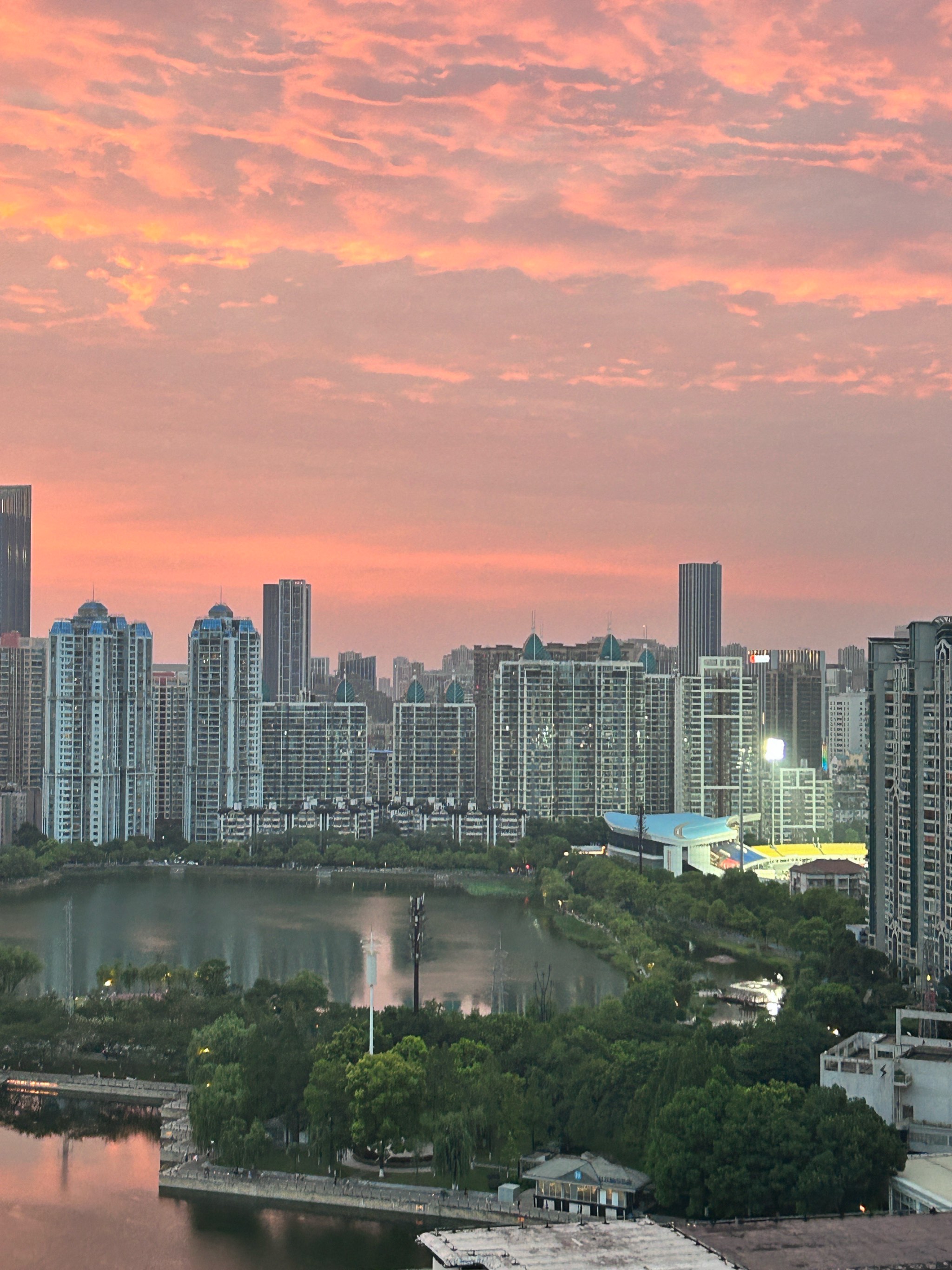 窗外的风景全景图图片